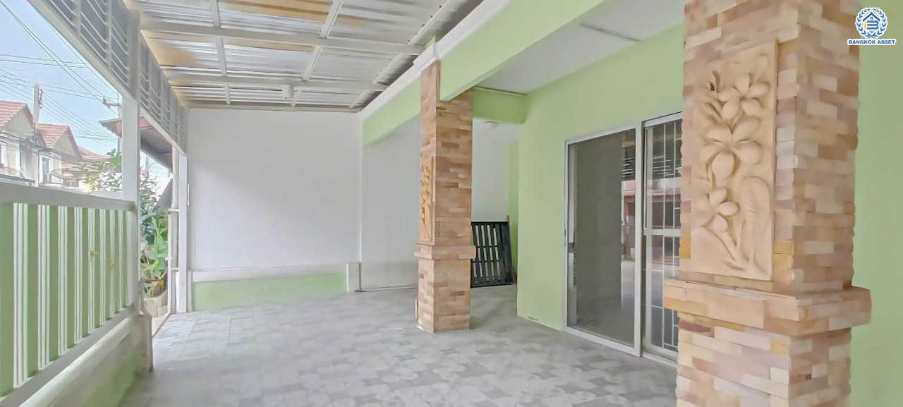 *****ทาวน์เฮ้าส์มือสองปทุมธานี โครงการ พฤกษาD คลองสาม เนื้อที่กว้างเกือบ 24 ตร.ว. ฟังก์ชัน 3 ห้องนอน 2 ห้องน้ำ 2 ที่จอดรถ หน้ากว้างมีพื้นที่ เป็นหลังมุมกลับรถ บนทำเลเชื่อมต่อ ถนนคลองหลวง ใกล้รถไฟฟ้าสายสีแดง "สถานีรังสิต" และจุดขึ้นทางด่วน "วงแหวนรอบนอกตะวันออก-รังสิตคลอง5"